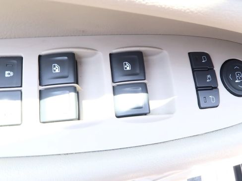 Used 2018 Cadillac Escalade Luxury image 30