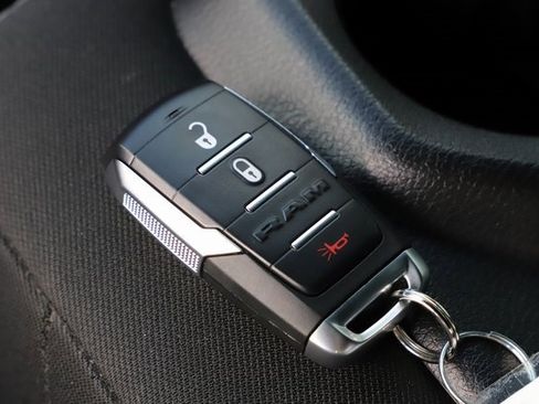 Used 2024 RAM 1500 Big Horn image 32