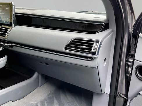 Used 2021 Lincoln Navigator Reserve RWD image 19