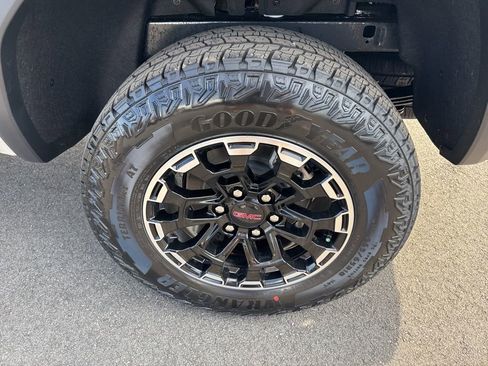 New 2026 GMC Canyon AT4 image 34