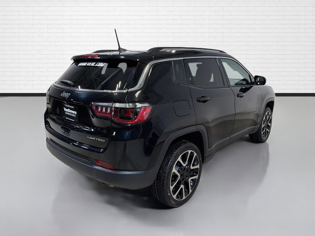 Used 2018 Jeep Compass Limited w/ Navigation Group AWD/4WD image 9