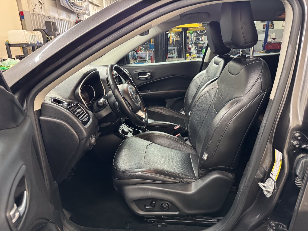 Used 2021 Jeep Compass Limited AWD/4WD image 17
