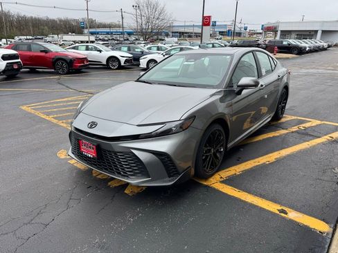 New 2026 Toyota Camry SE image 4