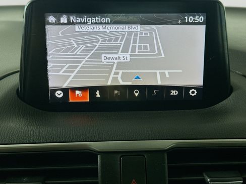 Used 2018 MAZDA MAZDA3 Touring FWD image 21