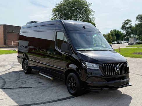 Used 2020 Mercedes-Benz Sprinter 2500 image 1