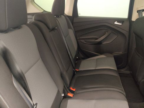 Used 2018 Ford Escape SE FWD image 19