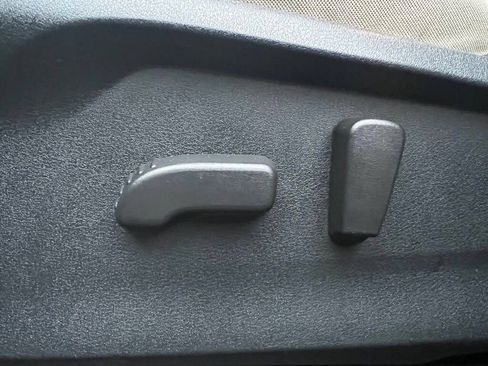 Used 2019 Subaru Ascent Premium image 11