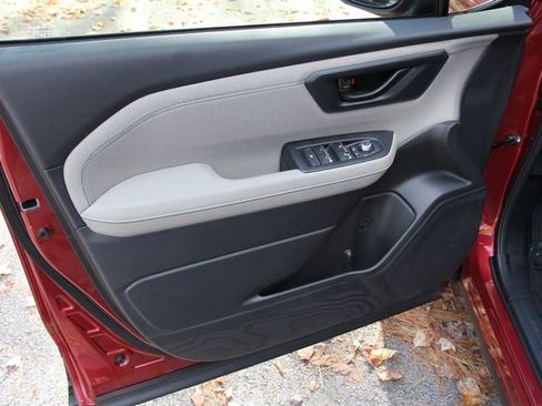 Used 2025 Subaru Forester Premium image 14