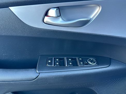 Used 2024 Kia Forte LXS FWD image 12
