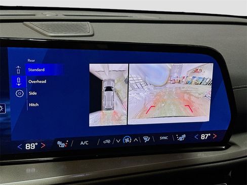 New 2026 Chevrolet Traverse LT w/ Enhanced Driving Package image 15