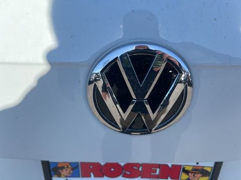 Used 2019 Volkswagen Tiguan SE image 34