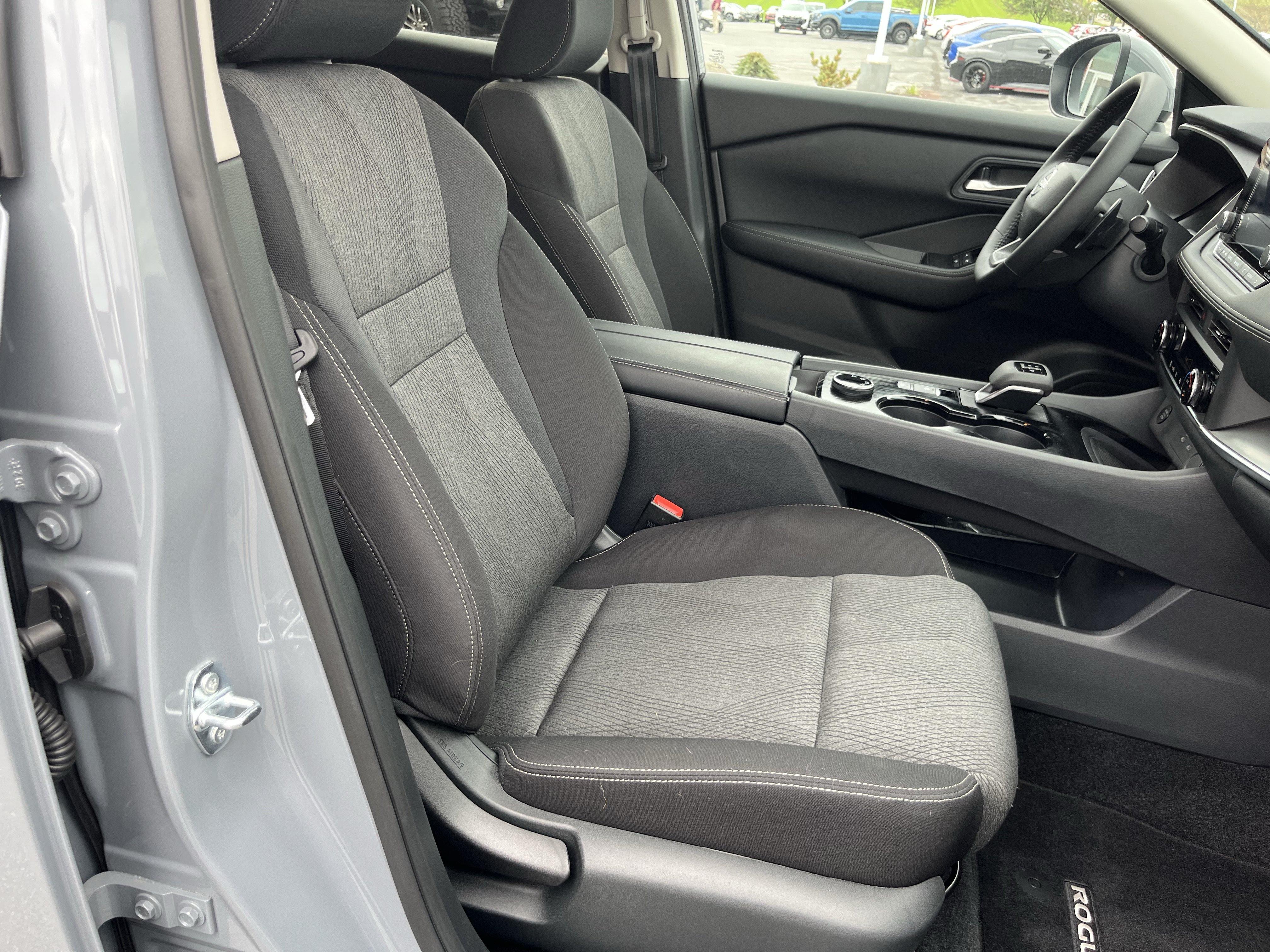 Used 2026 Nissan Rogue SV w/ Cold Weather Package AWD/4WD image 3