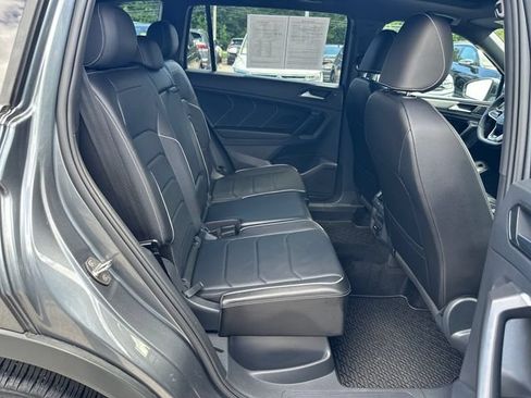 Certified 2022 Volkswagen Tiguan SEL R-Line AWD/4WD image 38