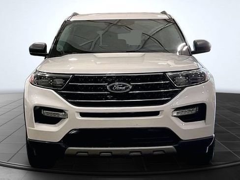 Used 2023 Ford Explorer XLT w/ Equipment Group 202A AWD/4WD image 3
