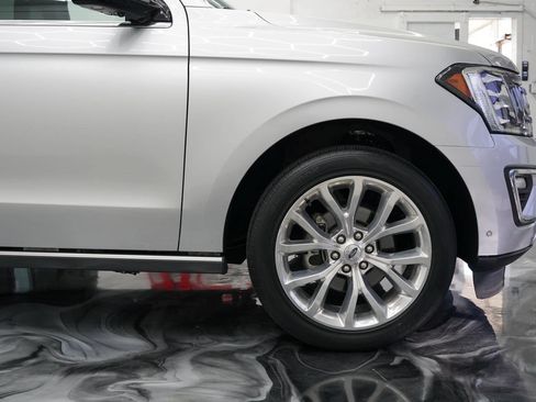 Used 2019 Ford Expedition Limited w/ Equipment Group 302A AWD/4WD image 5