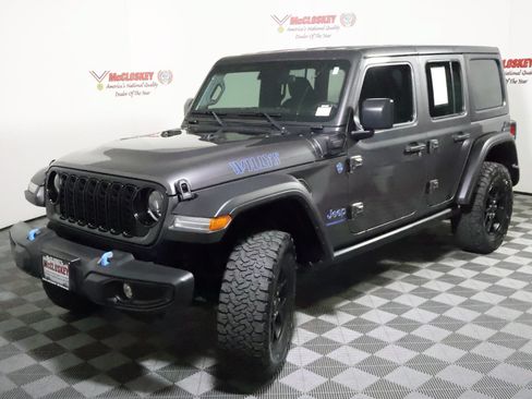 Used 2024 Jeep Wrangler Unlimited AWD/4WD image 12