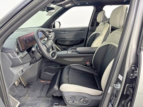 Used 2024 Kia EV9 GT-Line image 17