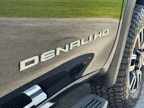 Used 2020 GMC Sierra 2500 Denali w/ Denali Ultimate Package AWD/4WD image 10