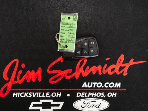 Used 2024 GMC Yukon AT4 w/ AT4 Premium Package AWD/4WD image 41