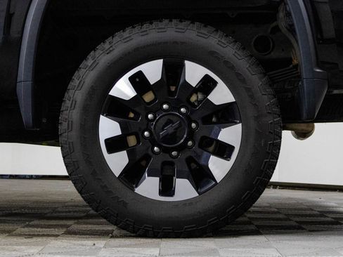 Used 2020 Chevrolet Silverado 2500 Custom w/ Custom Value Package image 39