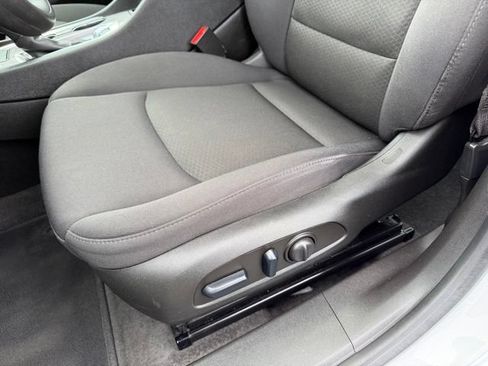 Used 2024 Chevrolet Malibu LT FWD image 16