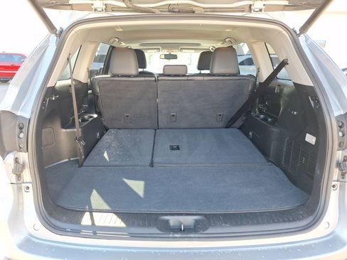 Used 2015 Toyota Highlander XLE image 39