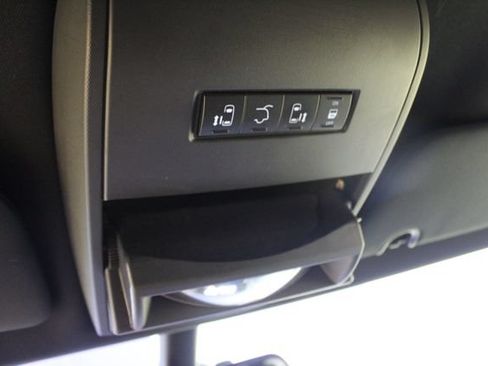 Used 2019 Dodge Grand Caravan SXT FWD image 25