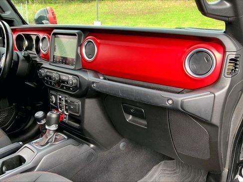 Used 2022 Jeep Gladiator Rubicon w/ Trailer Tow Package AWD/4WD image 15