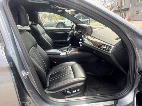 Used 2019 BMW 530e xDrive w/ Convenience Package AWD/4WD image 31
