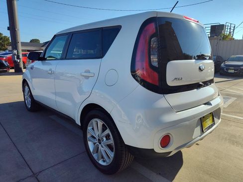Used 2018 Kia Soul + FWD image 6