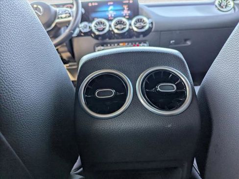 Used 2023 Mercedes-Benz GLA 250 4MATIC image 15