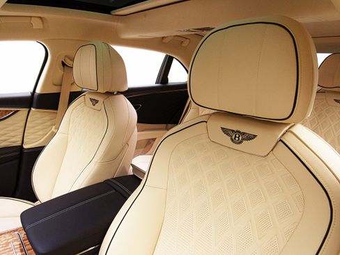 Used 2022 Bentley Flying Spur V8 AWD/4WD image 36