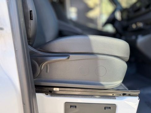 Used 2021 Mercedes-Benz Sprinter 2500 image 32