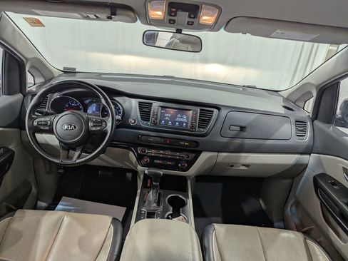 Used 2020 Kia Sedona EX image 14