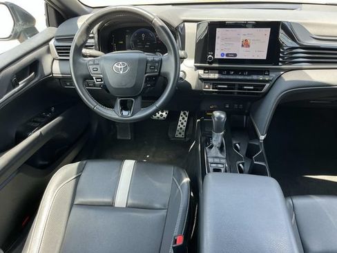 Used 2025 Toyota Camry SE FWD image 15