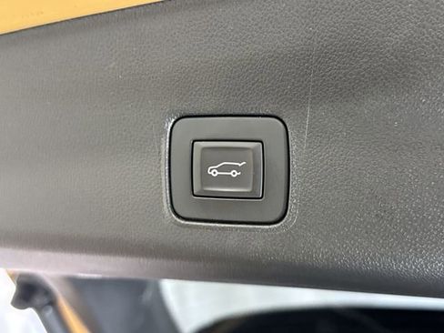 Used 2024 Chevrolet TrailBlazer RS w/ Convenience Package AWD/4WD image 25