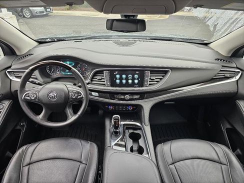 Used 2019 Buick Enclave Avenir w/ Avenir Technology Package FWD image 4
