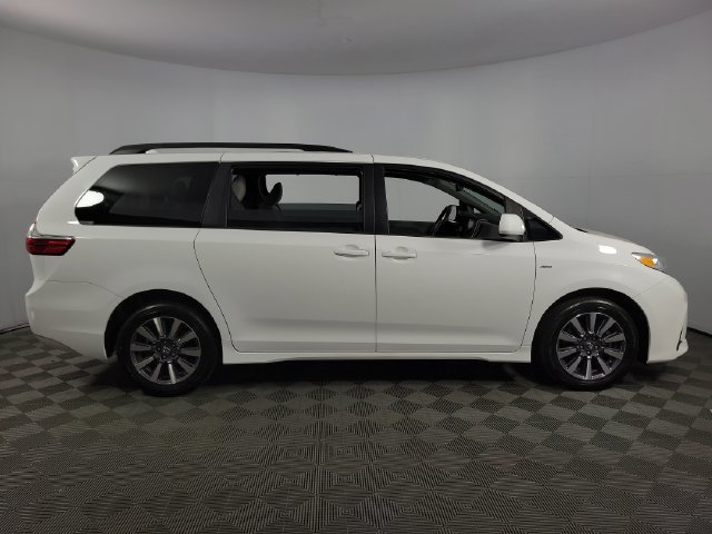 Used 2018 Toyota Sienna LE AWD/4WD image 10