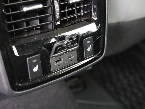 Used 2021 Toyota Avalon Limited image 14