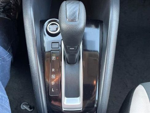 Used 2022 Nissan Versa SV image 23