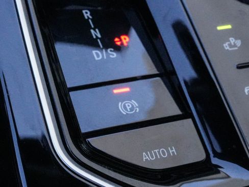 Certified 2024 BMW 740i RWD image 26