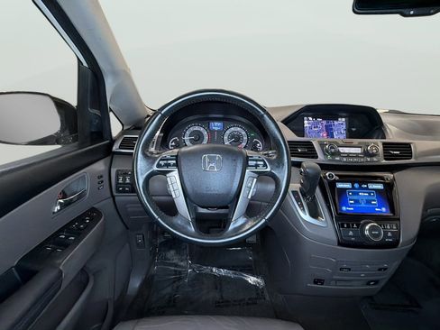 Used 2014 Honda Odyssey Touring image 17