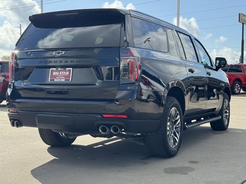 Used 2025 Chevrolet Suburban Z71 image 8