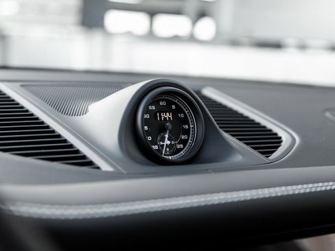 New 2026 Porsche Macan GTS image 24