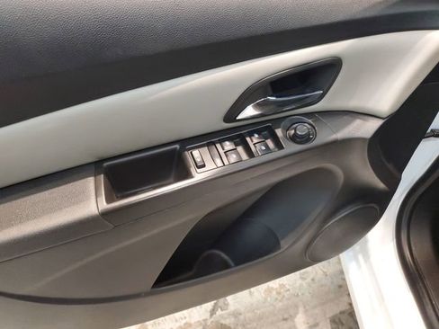 Used 2015 Chevrolet Cruze LS image 11
