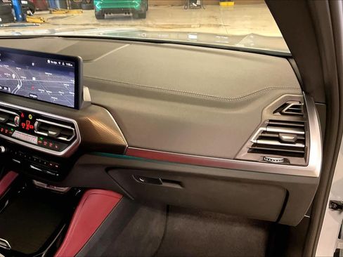 Certified 2025 BMW X4 M40i image 18