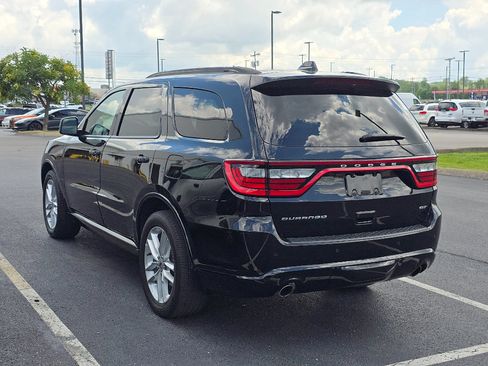 Used 2024 Dodge Durango GT RWD image 6