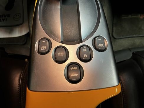 Used 2003 Chevrolet SSR w/ Preferred Equipment Group image 32