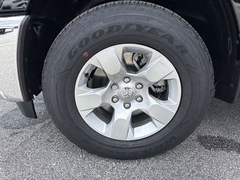 New 2026 RAM 1500 4x4 Crew Cab image 32