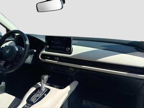 Used 2025 Honda HR-V LX image 31